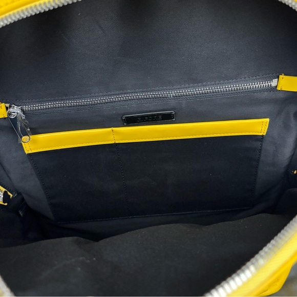 G/FORE Cyber Embossed Full Grain Genuine Leather Skull & Tees Unisex Backpack - Picture 11 of 16